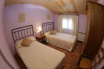 Casa Rural Con Piscina para 6 Personas en Colungo, Pirineo Aragonés, Foto 2