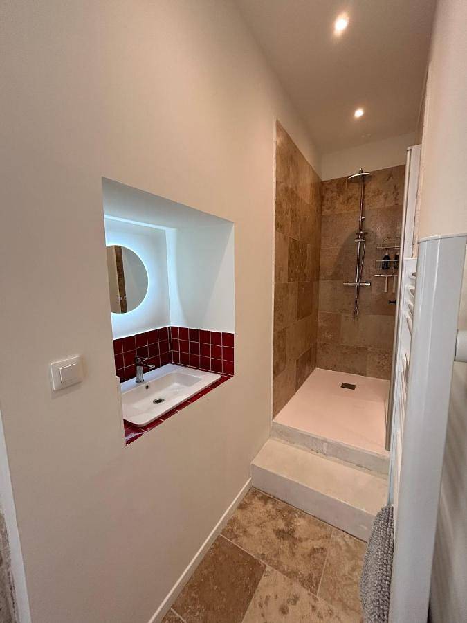 Appartement entier, Une Nuit en Provence Appartement Authentique in Beaucaire, Région de Nîmes