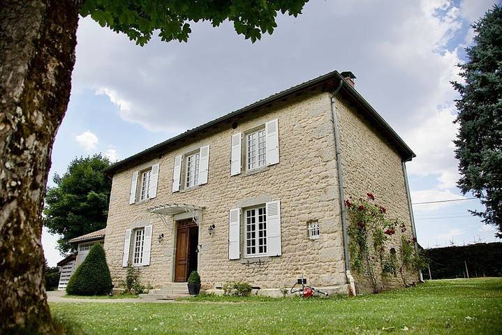 Gîte pour 12 personnes, avec jardin, animaux acceptés