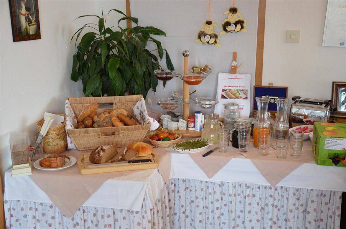 Doppelzimmer, Nr. 2, Bad, Wc, Süd in Feldkirchen in Kärnten, Oberkärnten