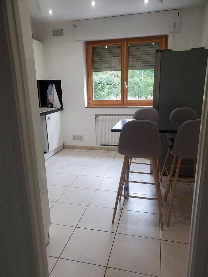 Appartement entier, Two-Bedroom Apartment in Annemasse, Région de Saint-Julien-en-Genevois