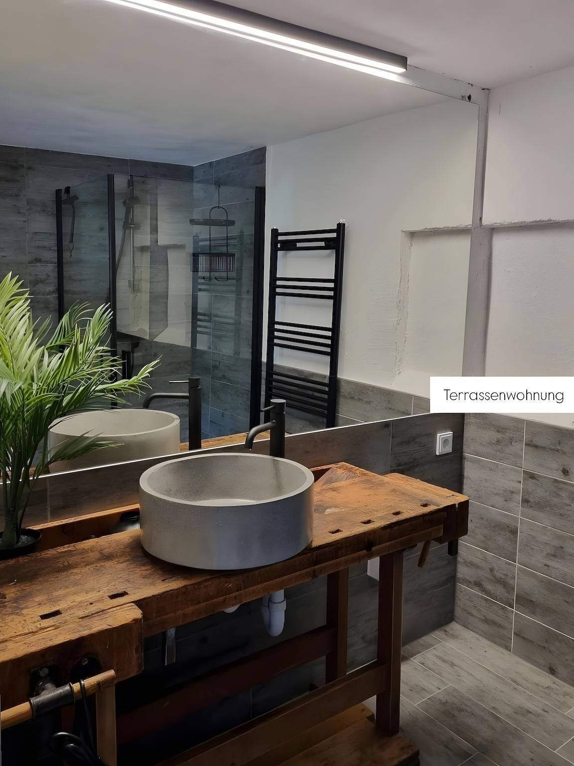 Ganze Wohnung, Ferienwohnung Tostner Burgblick – Ruhig in Grünlage mit Terrasse in Rätikon Gebirgsgruppe, Feldkirch