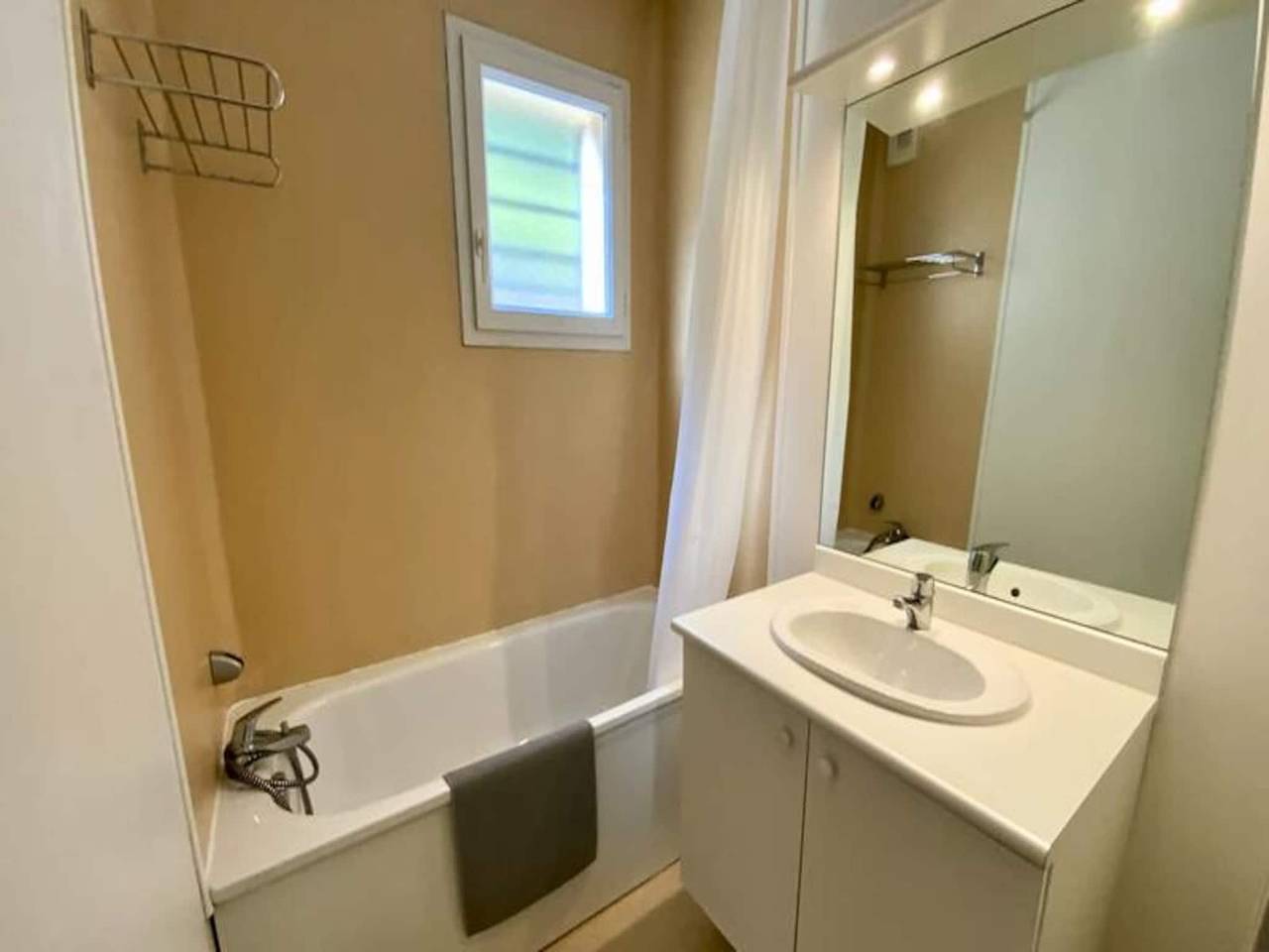 Ganze Wohnung, Apartments für 6 Personen in Avène, Lodève und Umgebung