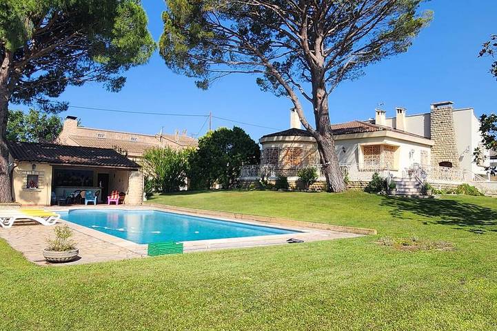Villa pour 6 personnes, avec Terrasse et Jardin