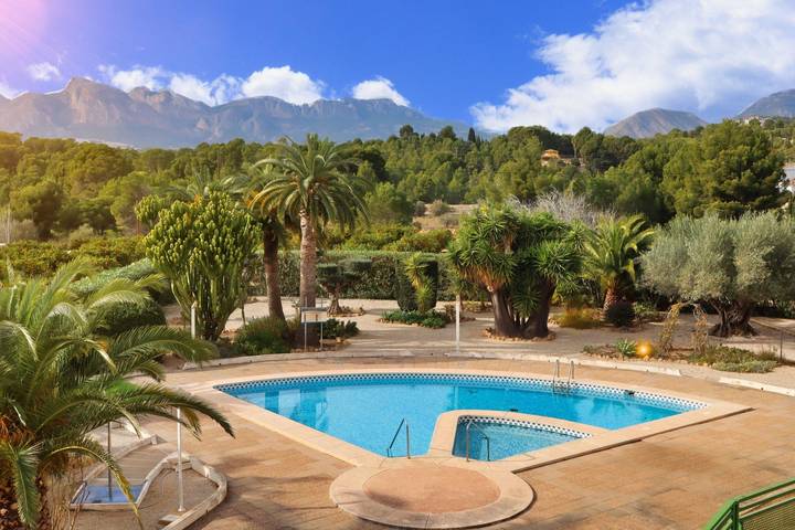 Gîte pour 4 personnes, avec balcon et piscine ainsi que jardin et bassin pour enfant, adapté aux familles dans Altea La Vieja - 2