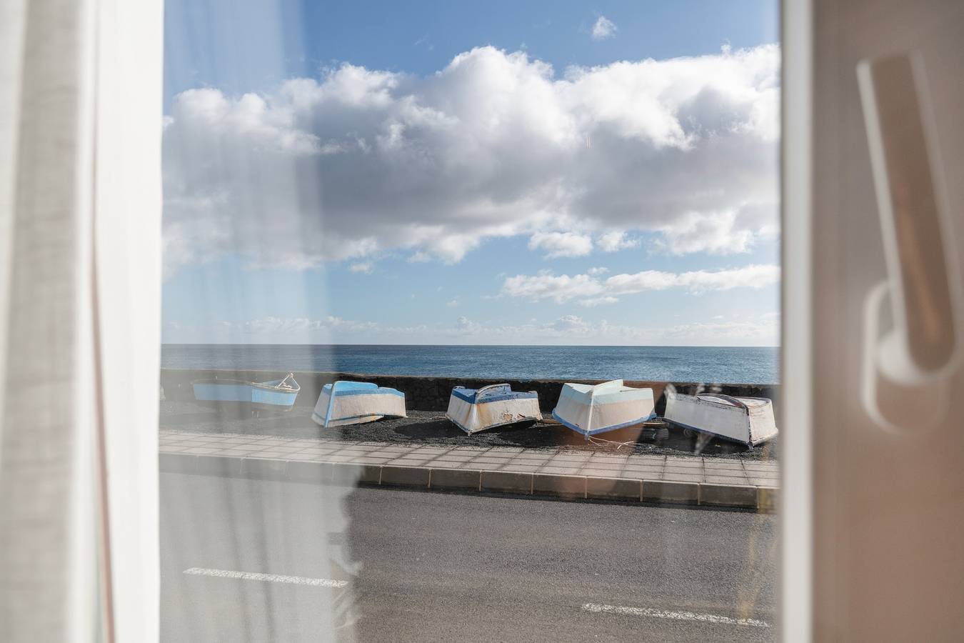 Ganze Wohnung, Ferienapartment 'Magma' mit Meerblick, Wlan und Klimaanlage in Punta de las Mujeres, Haría