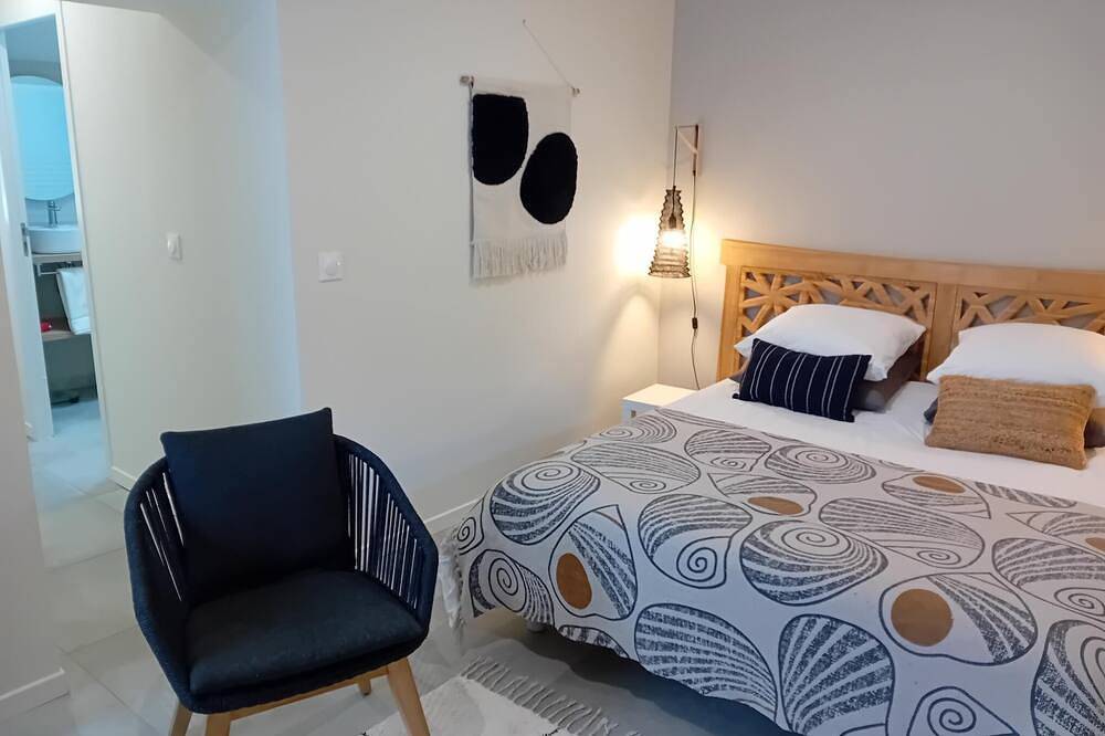 Cozy bed and breakfast 10 mn from beaches and main sites of the 1944 landings. in Hérouvillette, Caen region