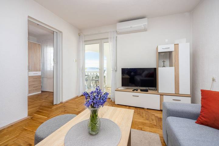 Ganze Wohnung, Lichtdurchflutetes Apartment mit tollem Meerblick, Waschmaschine - hundefreundlich in Klenovica, Primorje-Gorski Kotar
