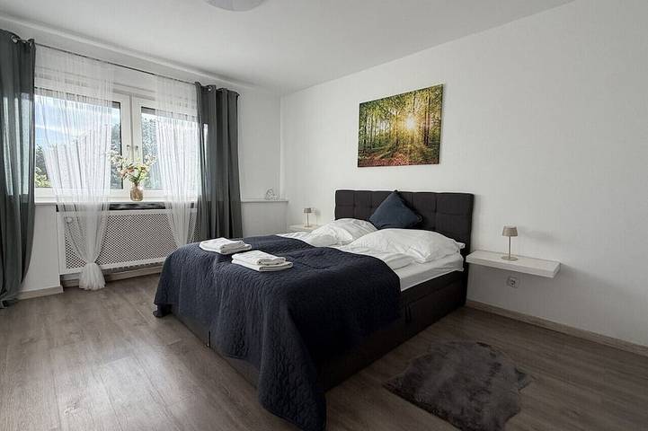 Ganze Wohnung, Napa Night | Klimaanlage, Balkon, 6 Gäste, nahe Messe & Europapark in Offenburg, Mittlerer Schwarzwald