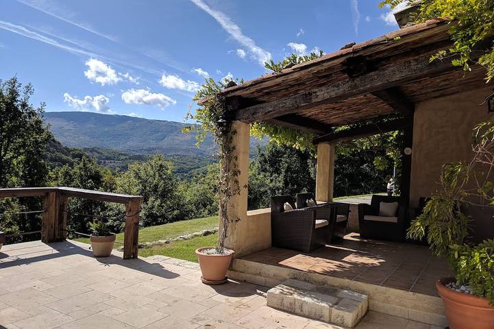 Location de vacances pour 12 personnes, avec Balcon et Jardin à Gréolières