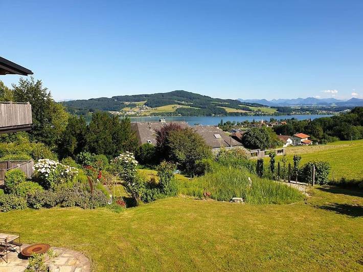 Ferienwohnung für 10 Personen, mit Balkon und Terrasse sowie Seeblick und Ausblick