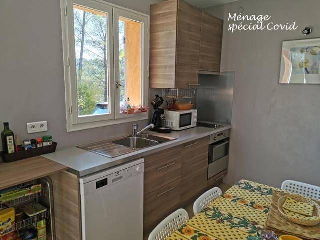 Gîte pour 5 personnes, avec jardin ainsi que vue et piscine à Taradeau - 4