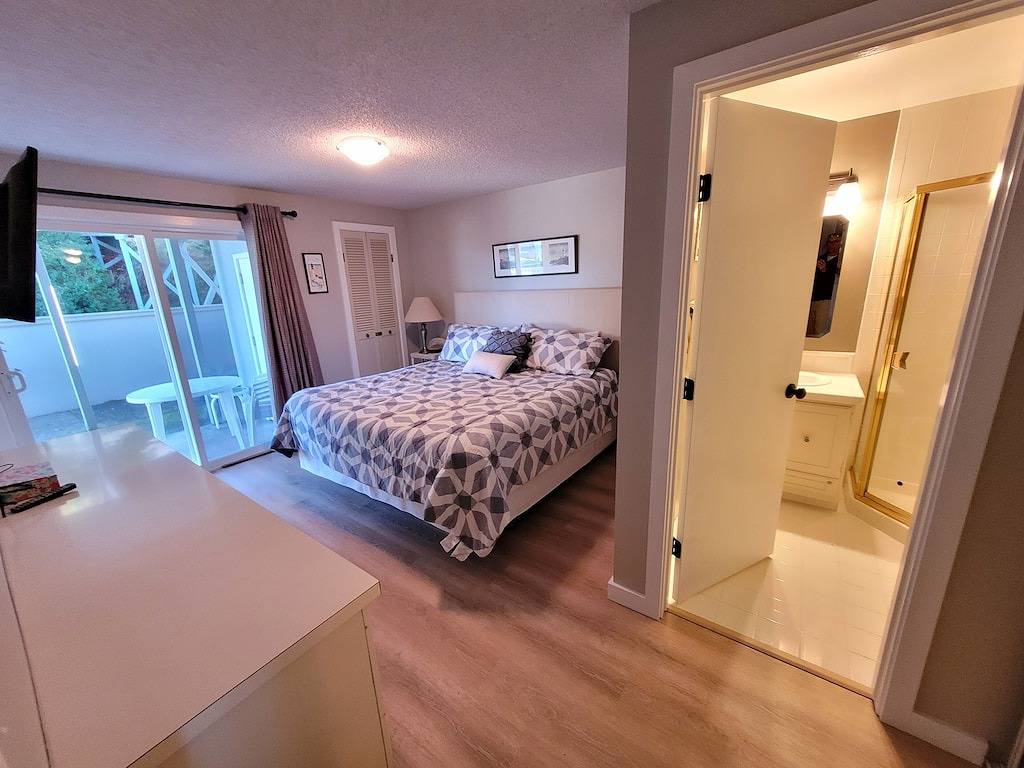 Ganze Wohnung, Aktualisierte tierfreundliche Einheit. Einfacher Zugang zum Strand. Keine Reinigungsgebühren in Gearhart, Clatsop County