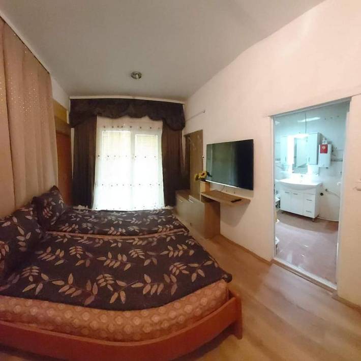 Vakantiewoning voor 2 personen, with uitzicht and tuin as well as zwembad and terras, met huisdier in Ohrid