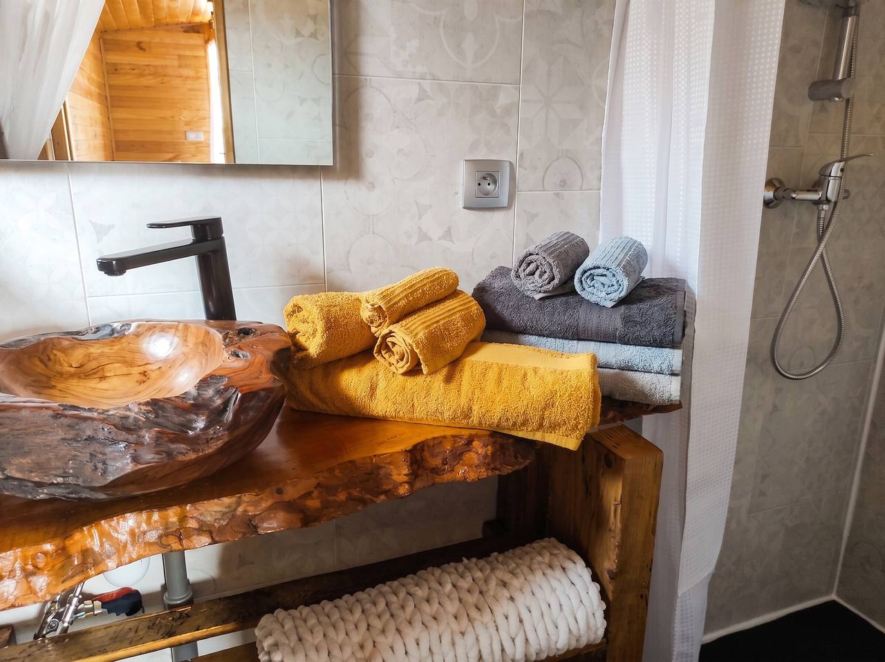 Hooiberg met spa op het platteland in Cabariot, foto 8