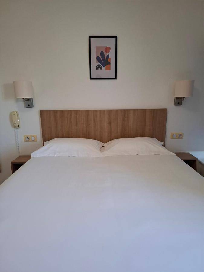 Hôtel pour 2 personnes, avec terrasse à Ussel - 4