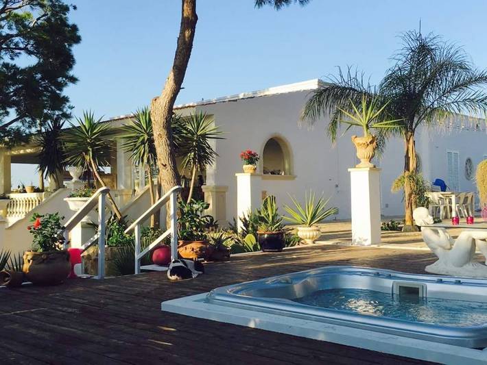 B&b per 2 persone, con Terrazza e Idromassaggio nonché Giardino e Panorama in Porto Selvaggio