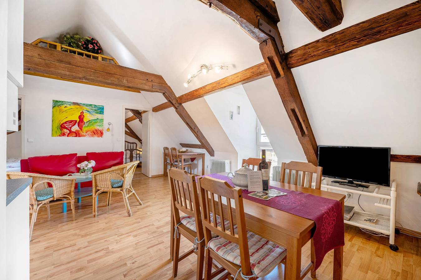 Ganze Wohnung, Ferienwohnung 'Schwalbennest Auf Dem Weingut' mit Gemeinschaftsterrasse und Wlan in Maring-Noviand, Bernkastel-Kues & Umgebung