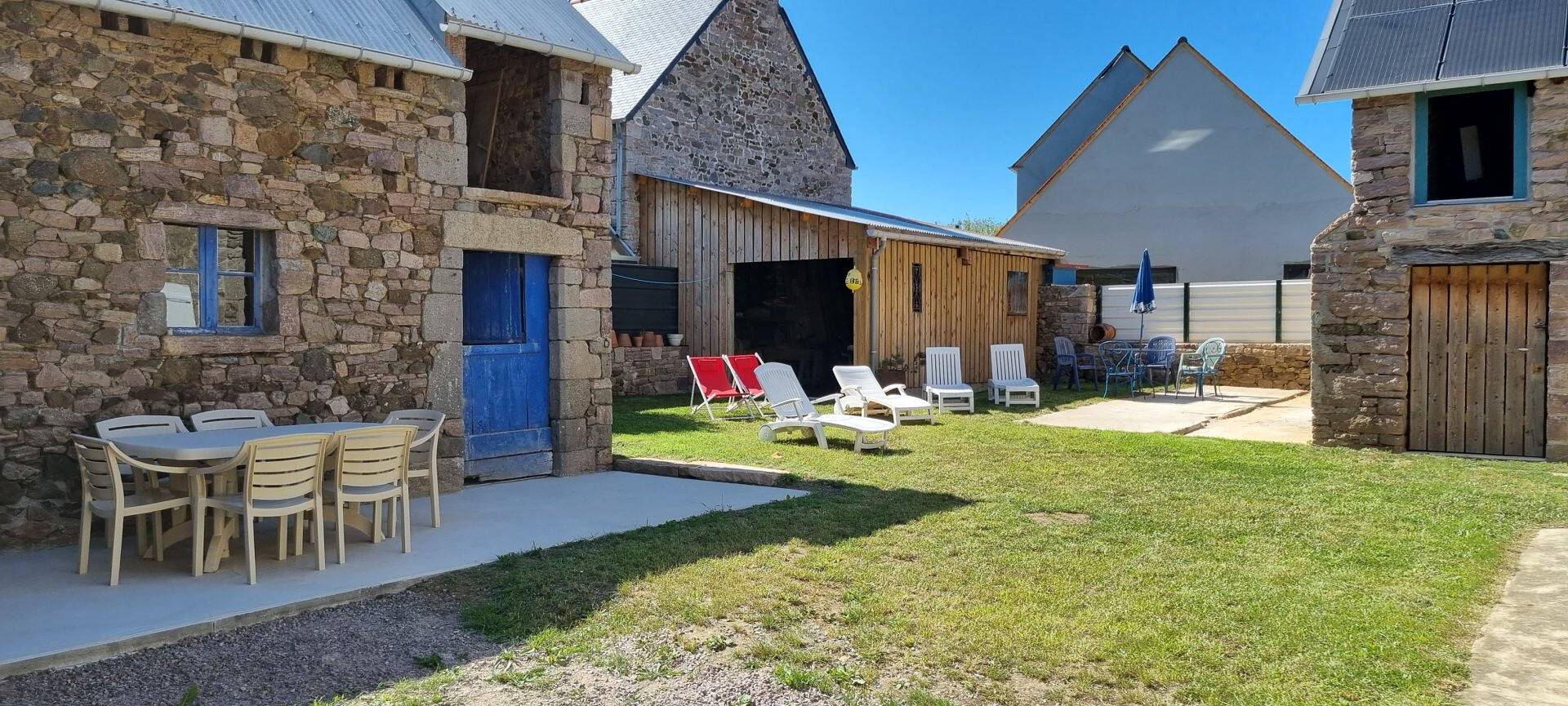 Chez Jeannine - casa renovada con patio cerrado, 3 estrellas in Erquy, Côte d’Émeraude