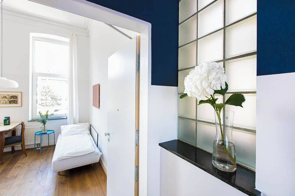 Ganze Wohnung, Maisonette mit Sonnenbalkon zur ruhigen Gartenhofseite in Köln, Rheinland