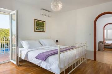 Villa for 8 People in Poreč, Grad Poreč, Photo 1