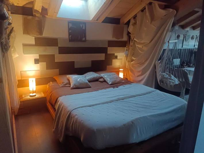 Gîte pour 3 personnes, avec vue et balcon à Lyaud - 2