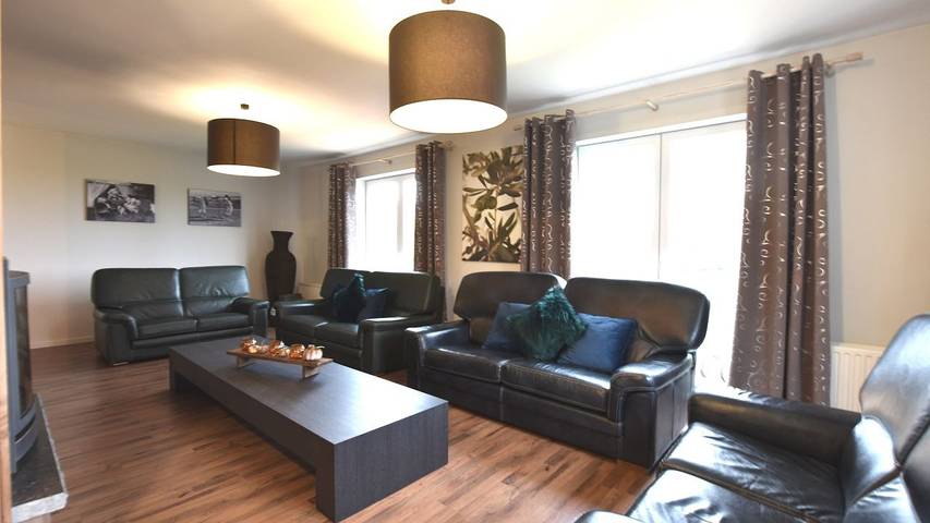 Vakantiehuis voor 14 personen, with terras and whirlpool as well as tuin in Poperinge