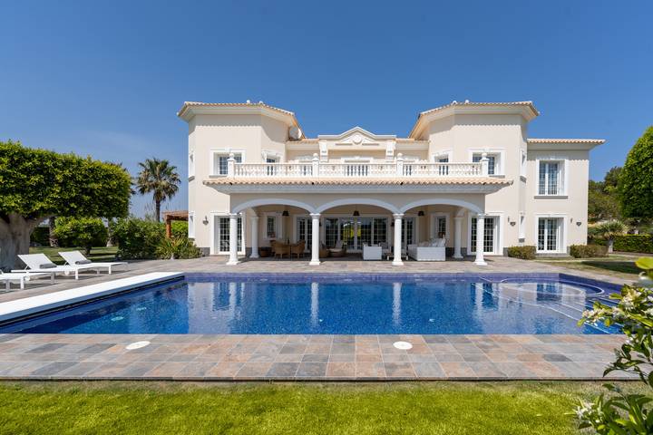 Villa for 14 people, with view and garden as well as terrace in Oliva