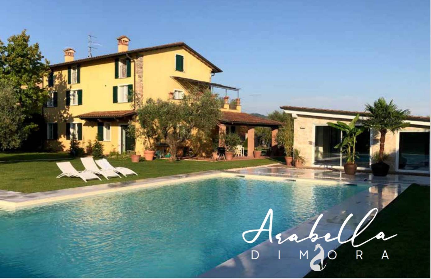 Appartamento intero, Appartamento 'Casa Ara' con piscina condivisa, terrazza privata e Wi-Fi in Pietrasanta, Riviera Toscana