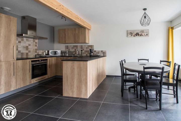 Gîte pour 6 personnes, avec jardin dans Perpezat - 2