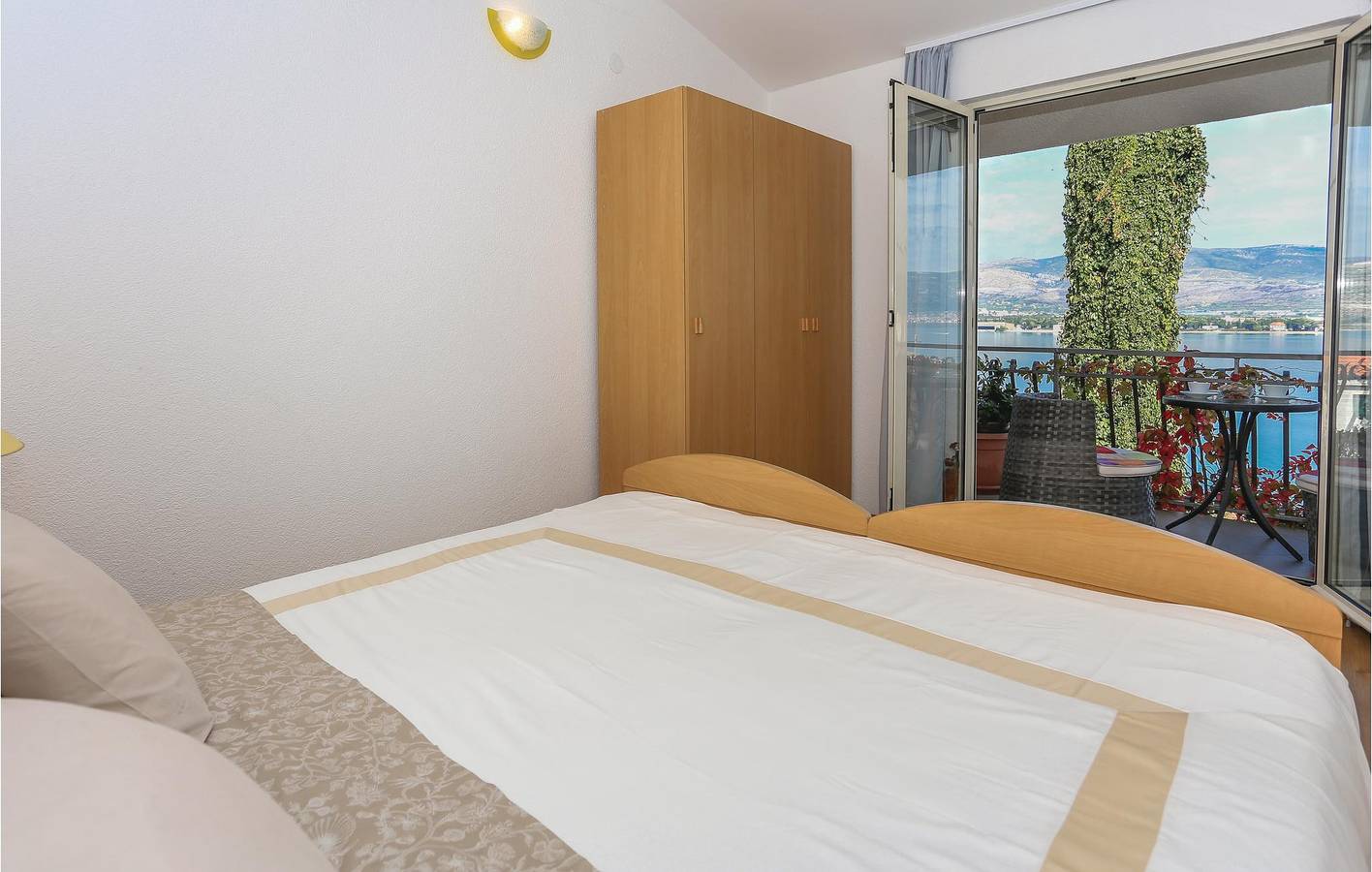 Ganze Ferienwohnung, Ferienwohnung für 2 Personen mit Terrasse in Arbanija, Ciovo