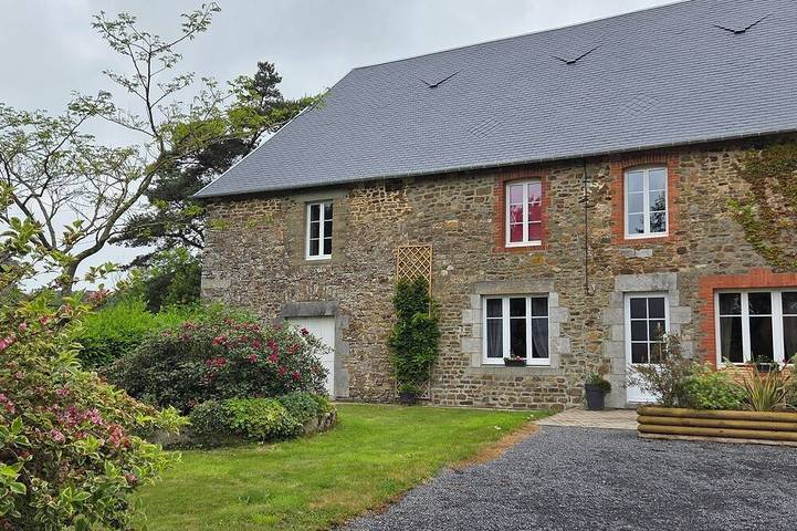 Gîte pour 7 personnes, avec Terrasse et Jardin à Notre-Dame-de-Cenilly