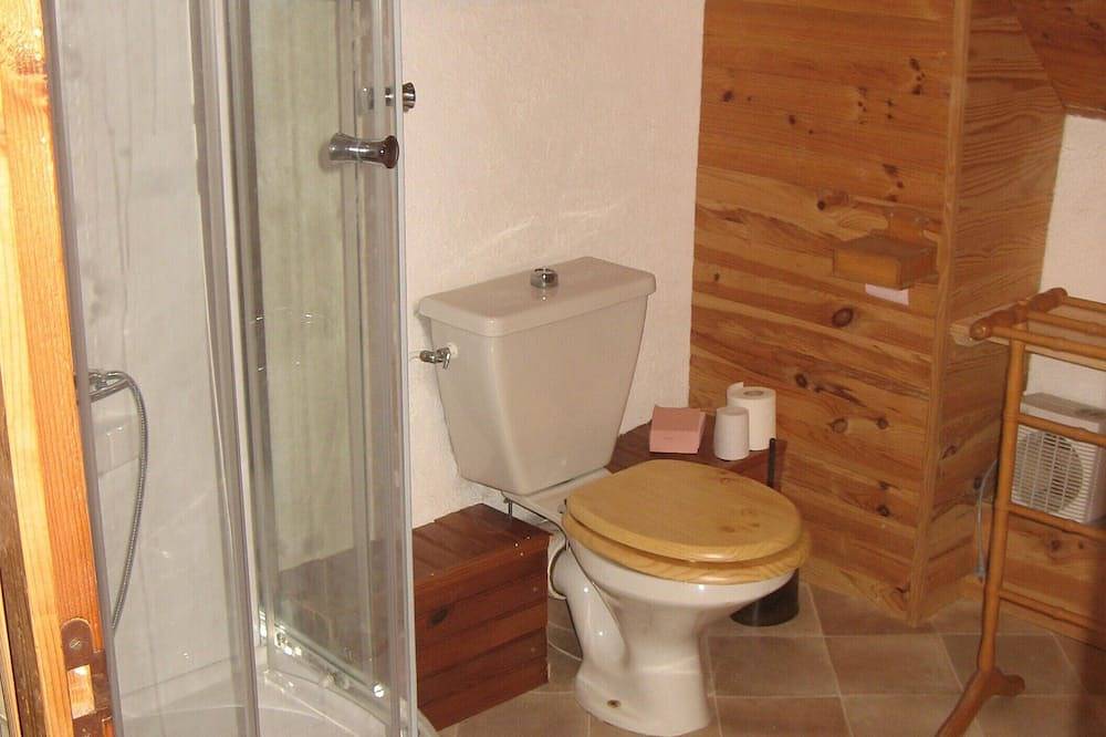 Cottage near the sea and can accommodate 11 people in Argol, Châteaulin region