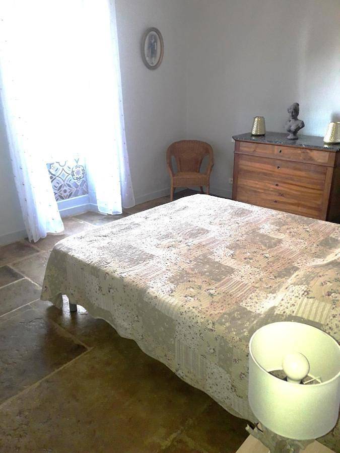 Gîte pour 4 personnes, avec terrasse et vue à Aubussargues - 3