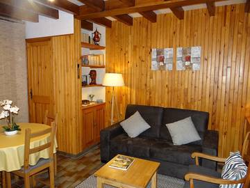 Gîte pour 2 personnes, avec jardin et terrasse, animaux acceptés à Albepierre-Bredons