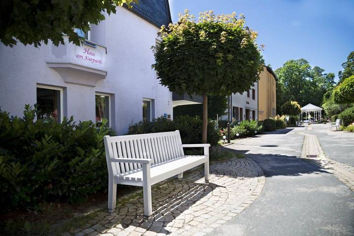 Haus am Kurpark - Hotel garni - Budget-Einzelzimmer inklusive Frühstück in Bad Steben, Landkreis Hof