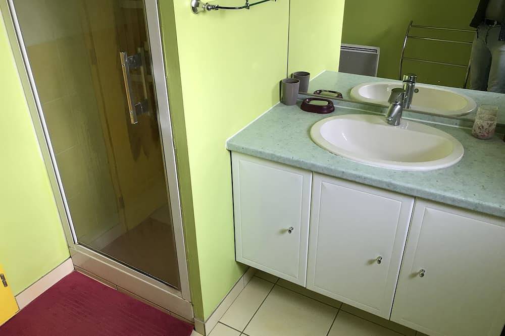 Beautiful, quiet house for 4 to 6 people. 15mn Vallée des Singes - 25mn Futuroscope in Vivonne, Vienne