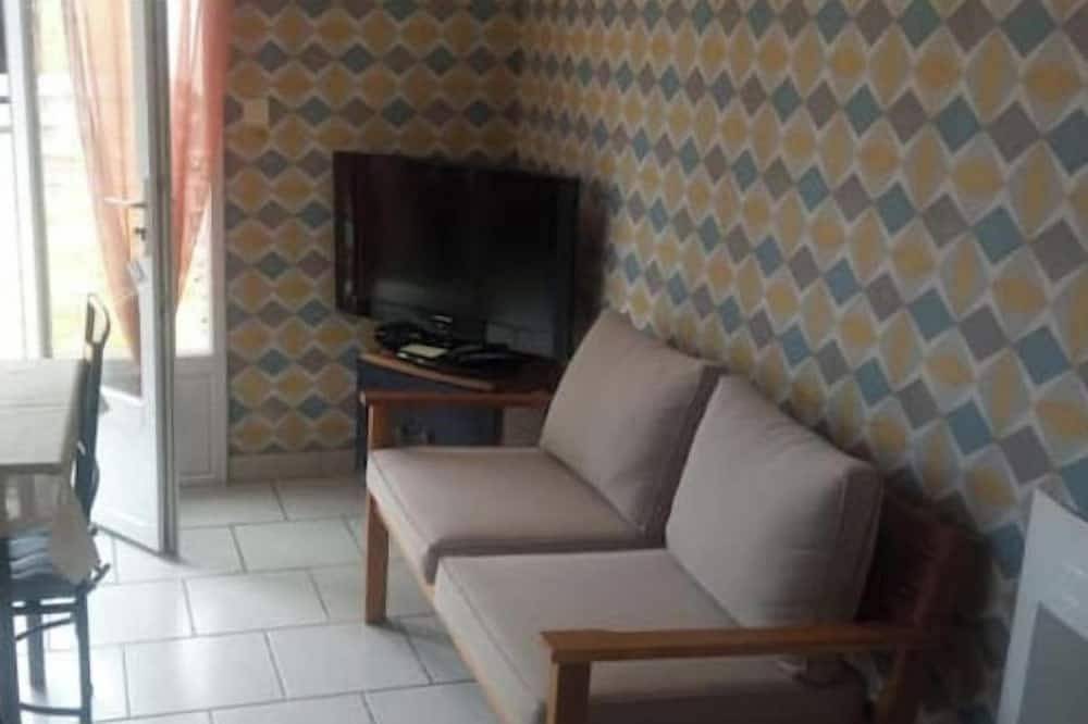 Square-meter single-family home for 5 people with a garden in Beauvoir-sur-Mer, Vandea
