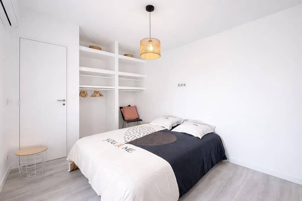 Peaceful Haven With Swimming Pool And Large Garden Sleeps 7 in Marseille, Mittelmeerküste (Frankreich)
