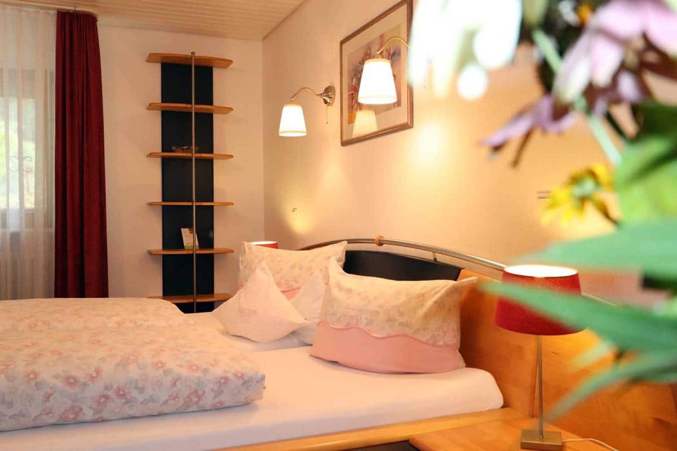 Gasthaus zur Linde – 'Double Room Abendrot' with Shared Terrace, Garden and Wi-Fi in Oberharmersbach, Central Black Forest