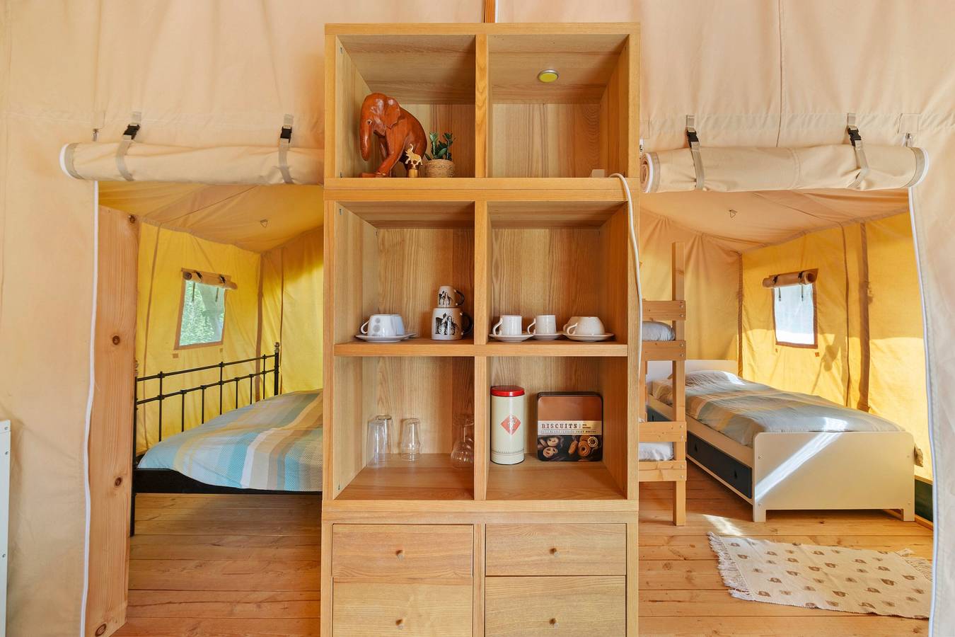 Tente Safari Prestige avec Climatisation, Piscine Partagée, Terrasse Privée et Wi-Fi in Paulin, Périgord Noir