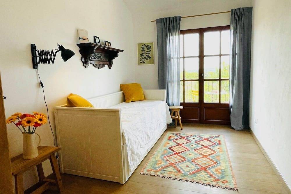 Beautiful spacious Countryhouse up to 14 Guests, 7 bedrooms, private pool in Cervera del Maestre, Costa del Azahar