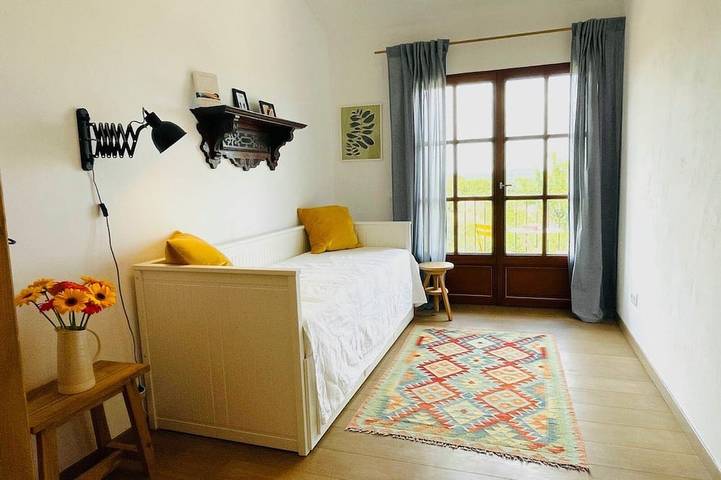 Beautiful spacious Countryhouse up to 14 Guests, 7 bedrooms, private pool in Cervera del Maestre, Costa del Azahar