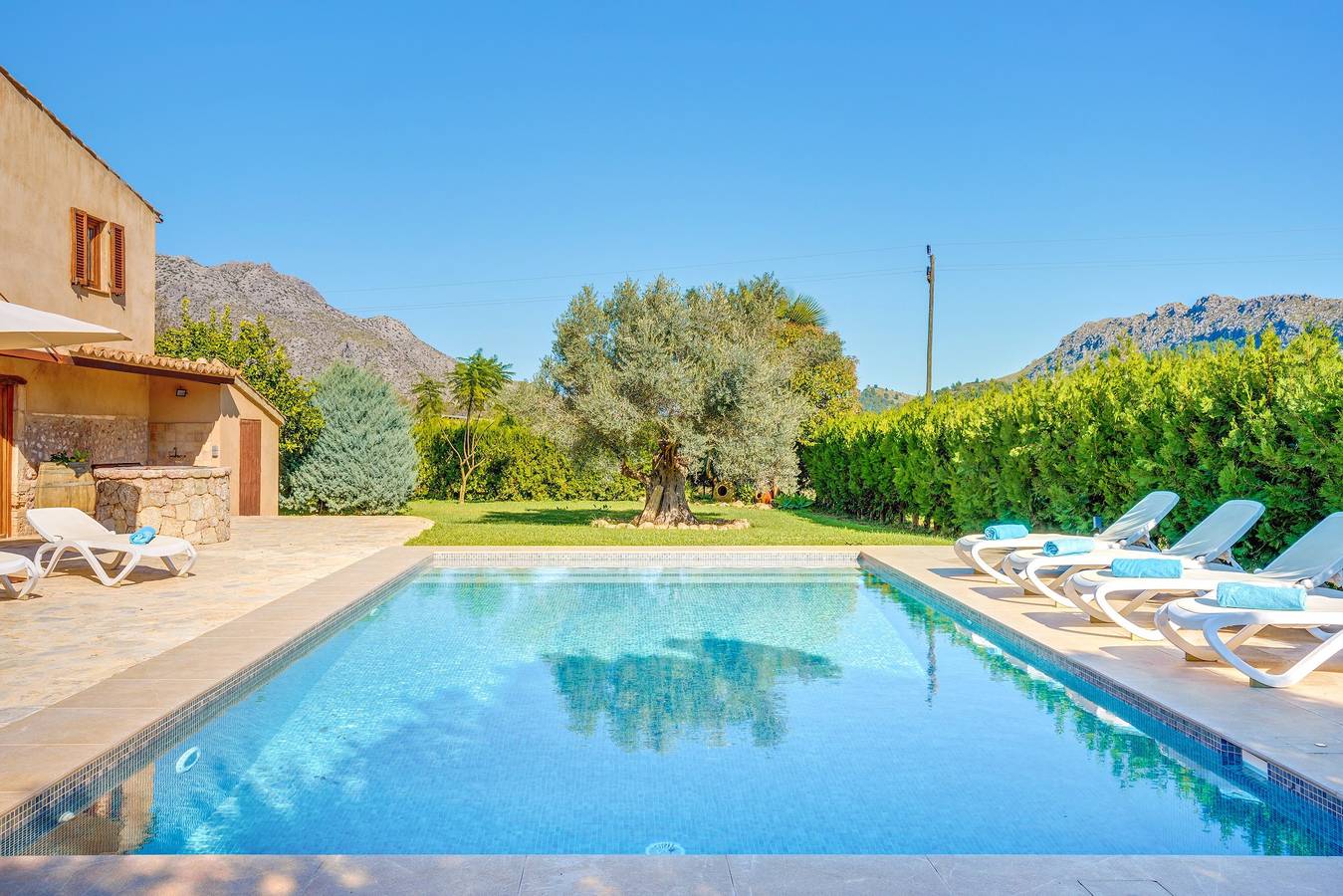 Casa rural 'Finca El Clos' con Wi-Fi, jardín, terraza y piscina in Pollensa Ciudad, Pollença