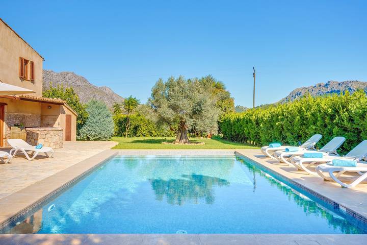 Country House 'Finca El Clos' with Wi-Fi, Garden, Terrace and Pool in Pollença Town, Pollença