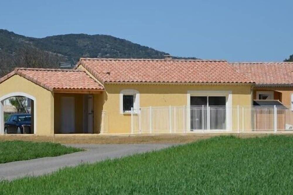 New villa with private pool Vallon Pont d'Arc in Vallon-Pont-d'Arc, Ardèche