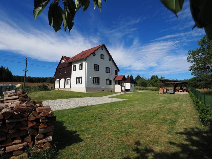 Ferienhaus für 22 Personen, mit Sauna und Garten sowie Ausblick