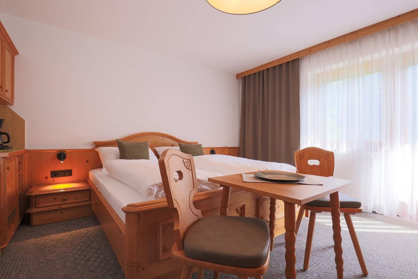 Z4 Doppelzimmer mit Teeküche in Tuxer Alpen, Ried im Zillertal
