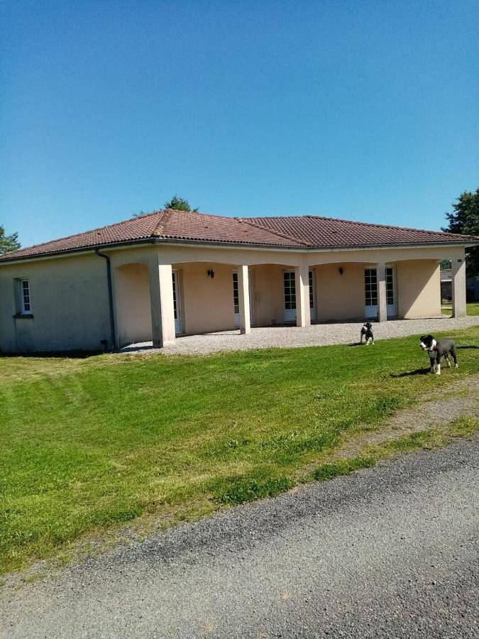 Location de vacances pour 4 personnes à Pressignac - 2