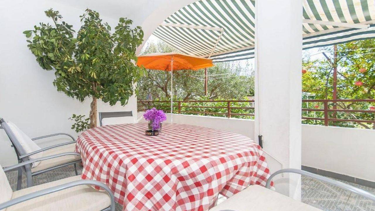 Entire holiday apartment, Ferienwohnung für 5 Personen (70 m²) in Rogoznica in Rogoznica, Šibenik-Knin